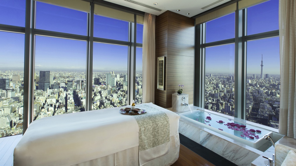 12 Experiencias de viaje sorprendentes para conocer la esencia de Japón La suite Tranquility en The Spa en Mandarin Oriental Tokio.