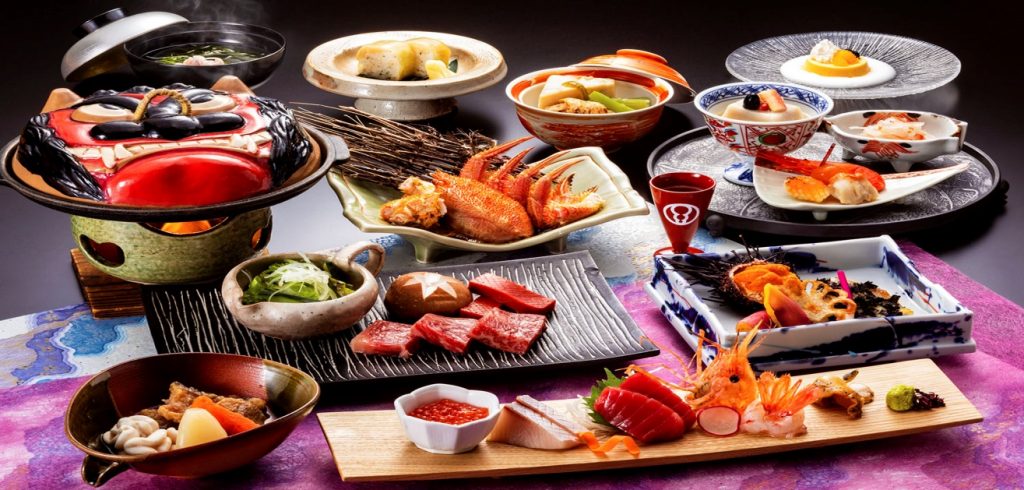 12 Experiencias de viaje sorprendentes para conocer la esencia de Japón cocina Kaiseki 1024x490 1