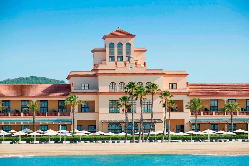 Guía de Los mejores hoteles de playa en España le meridien Ra 1024x683 1
